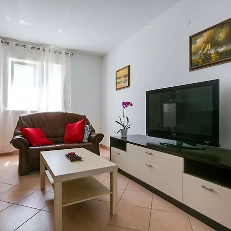 Apartment Vitalia 2+2 Porec Exterior photo