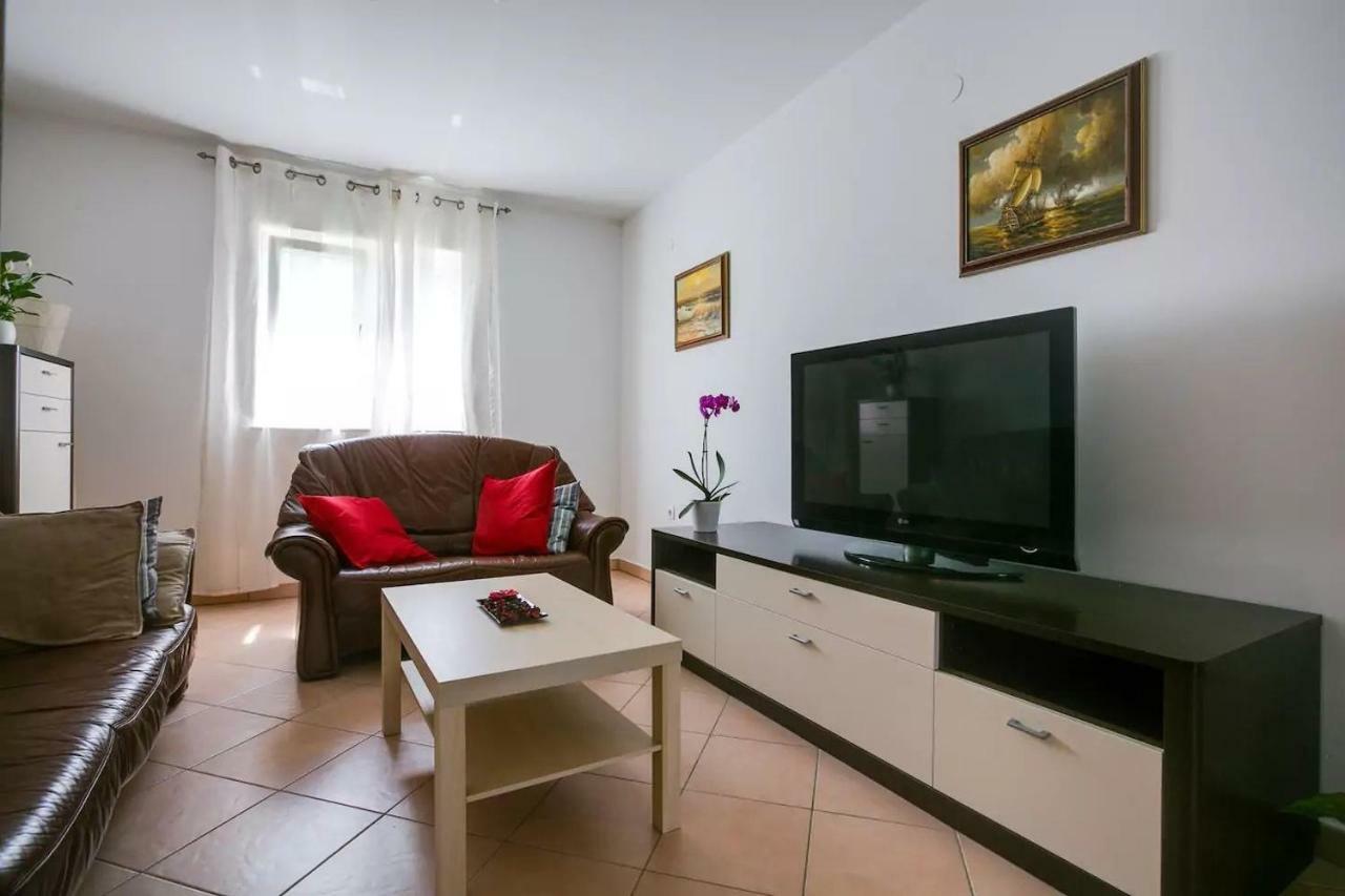 Apartment Vitalia 2+2 Porec Exterior photo