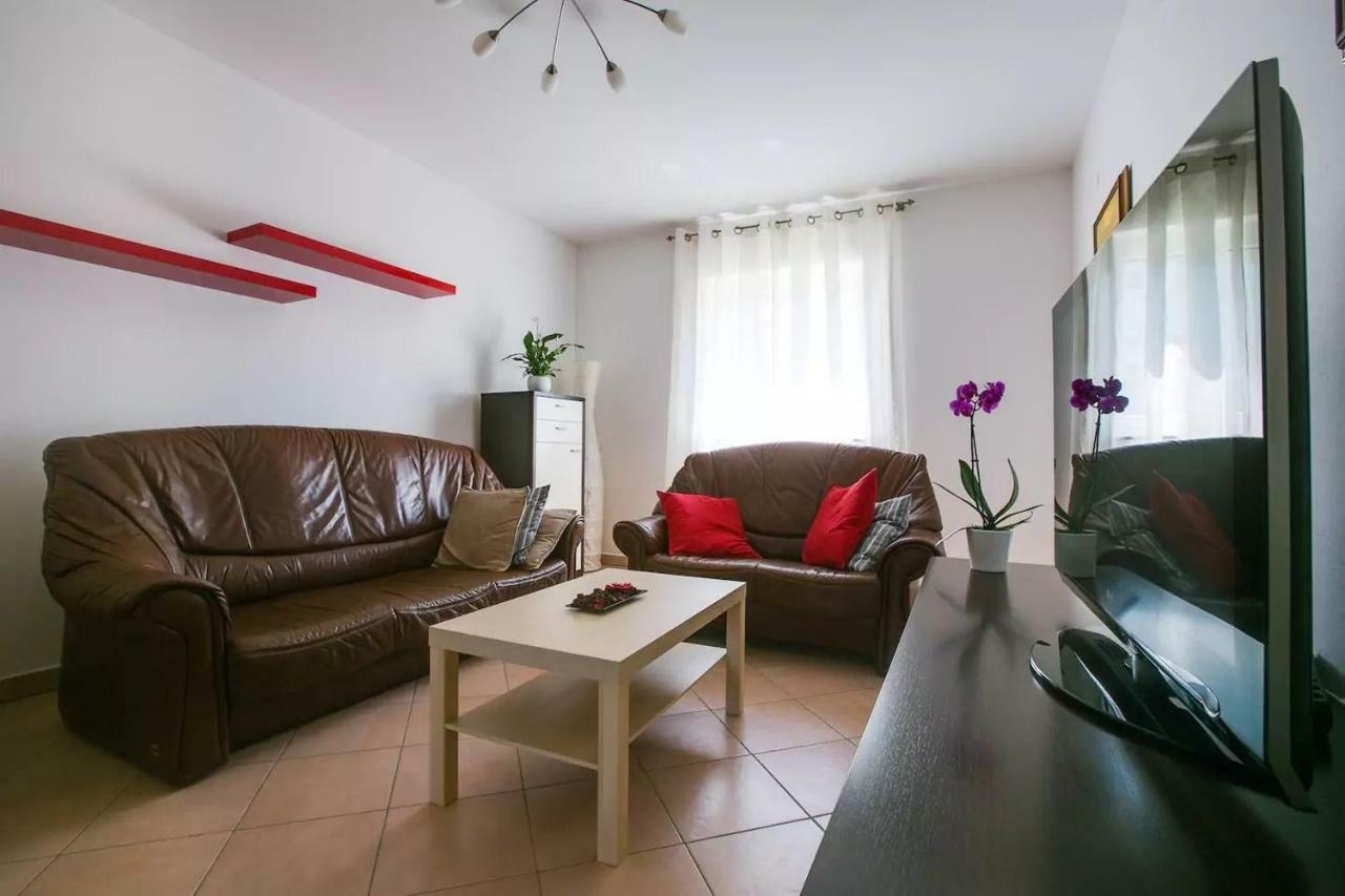 Apartment Vitalia 2+2 Porec Exterior photo